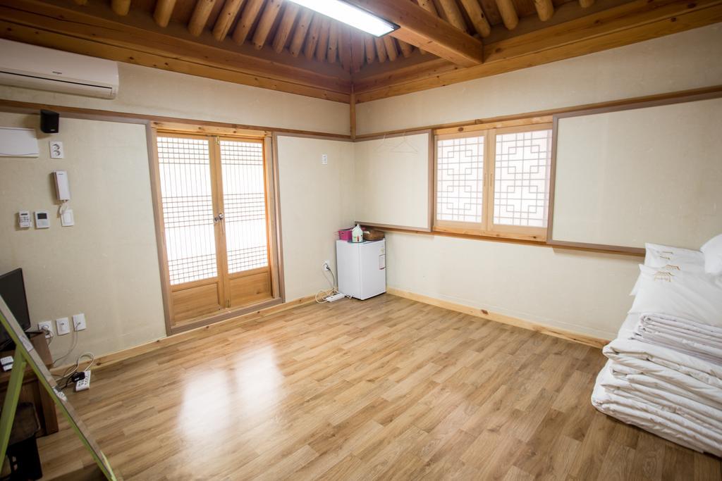 Jiwoo Dang Hotel Jeonju Exterior photo