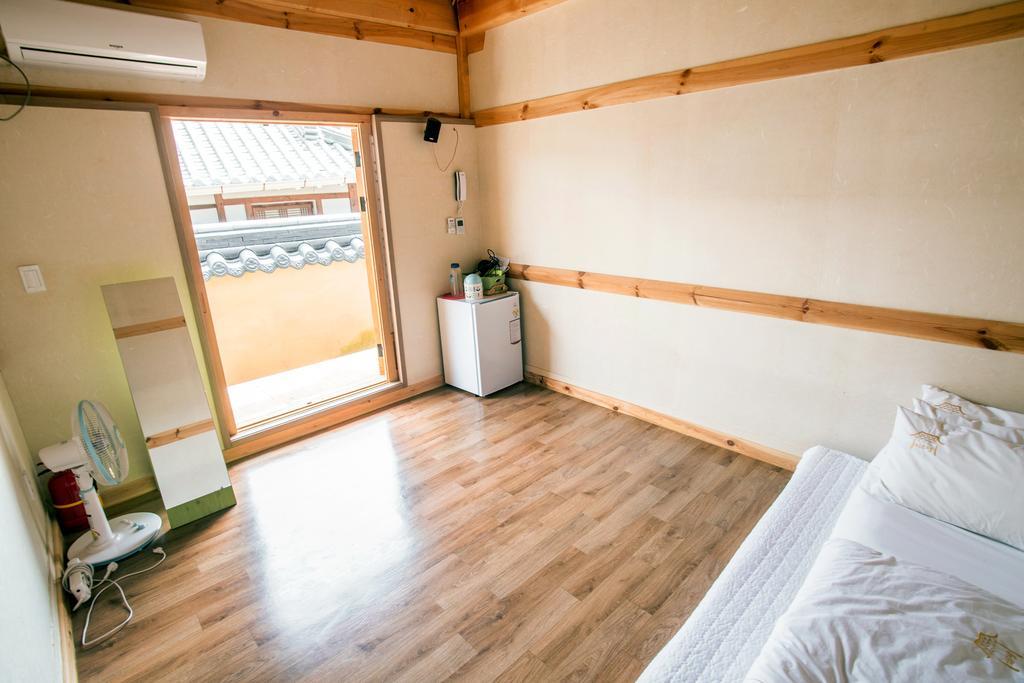 Jiwoo Dang Hotel Jeonju Exterior photo