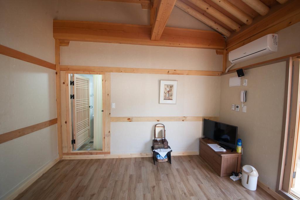 Jiwoo Dang Hotel Jeonju Exterior photo