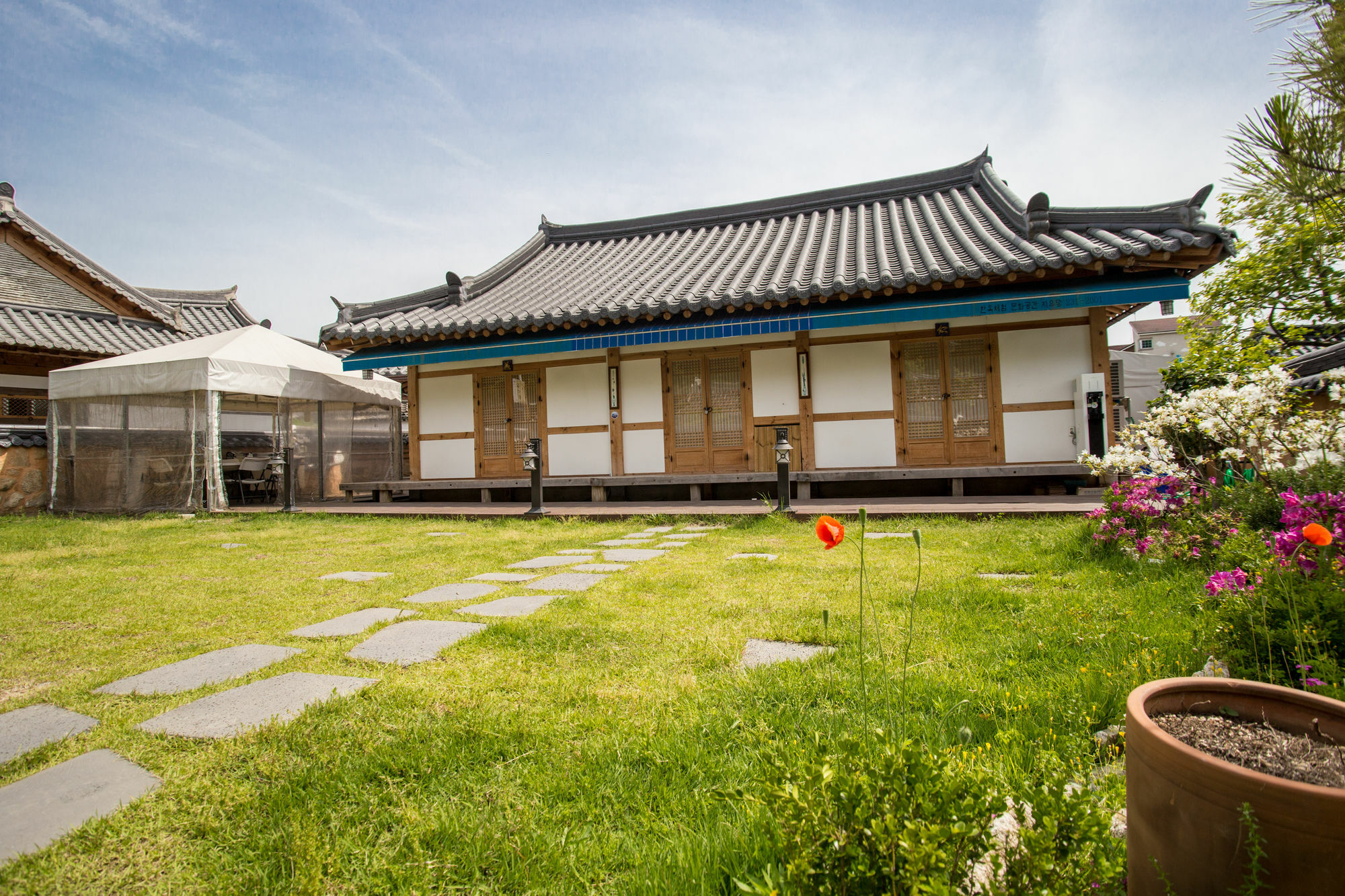 Jiwoo Dang Hotel Jeonju Exterior photo