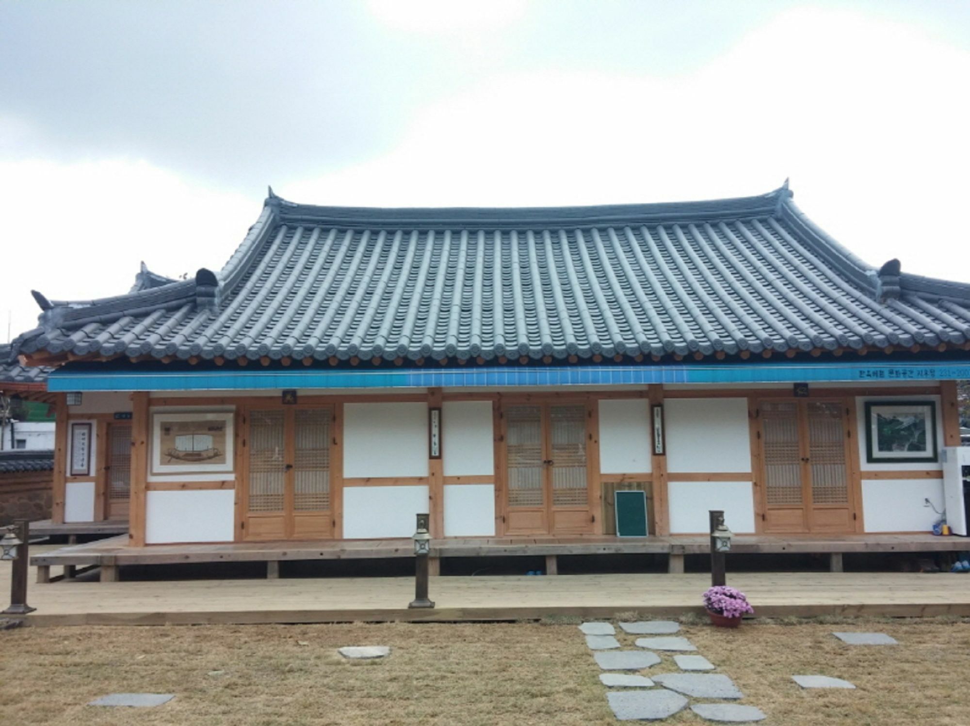 Jiwoo Dang Hotel Jeonju Exterior photo