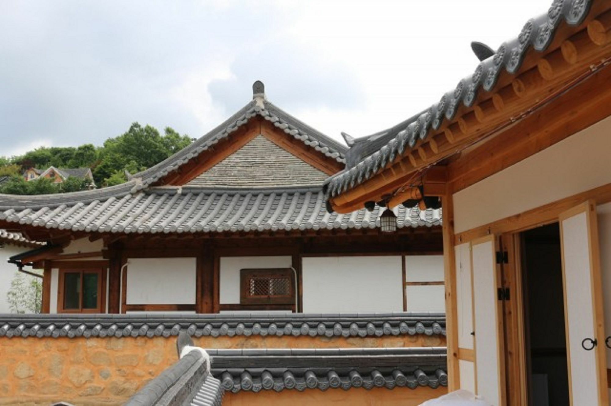 Jiwoo Dang Hotel Jeonju Exterior photo